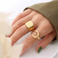 Bague retro Butterfly Hibiscus plaque or 18 carats